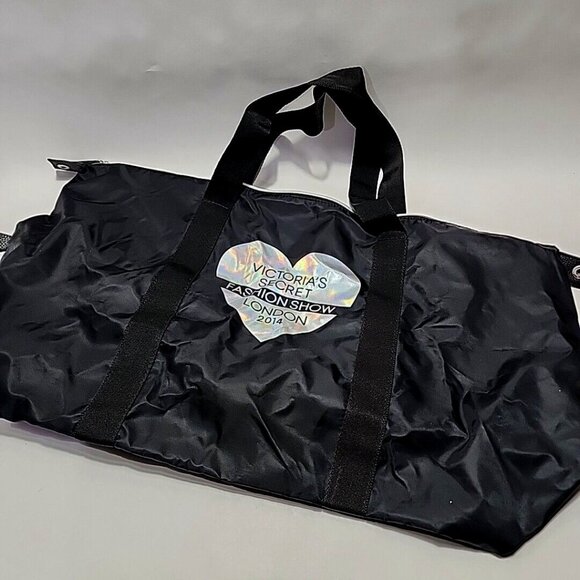 Handbags - P473-NWT Victoria's Secret 2014 Fashion Show London Weekender Tote